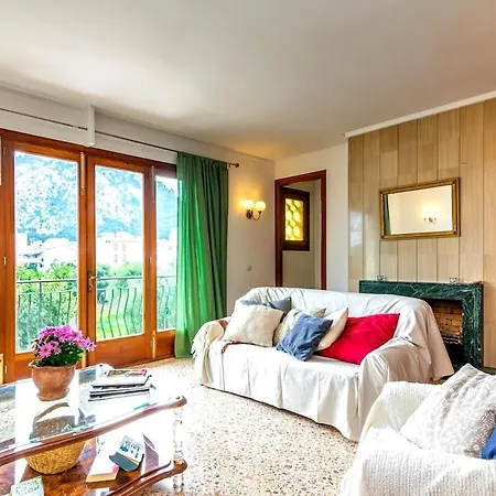 Puig, Amplia Y Luminosa Casa A Afueras De Pollença