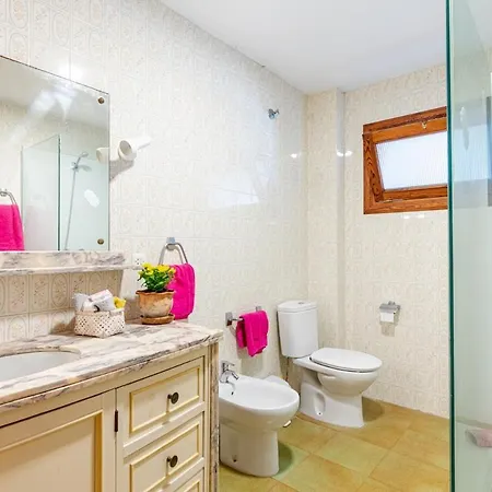 Puig, Amplia Y Luminosa Casa A Afueras De Lejlighed Pollença