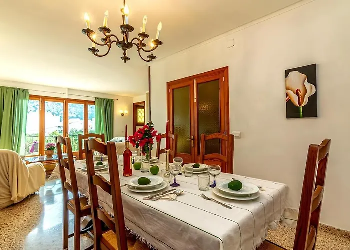 Puig, Amplia Y Luminosa Casa A Afueras De Pollenca