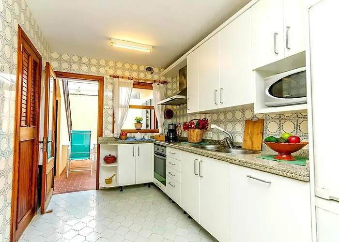 Puig, Amplia Y Luminosa Casa A Afueras De Apartment Pollenca